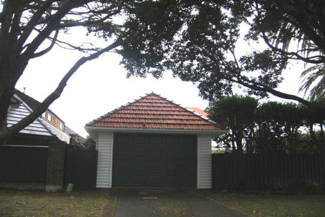 Photo of property in 2/7 Massey Avenue, Woburn, Lower Hutt, 5010