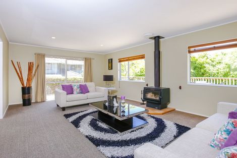Photo of property in 8 Woodfern Crescent, Titirangi, Auckland, 0604