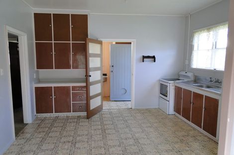 Photo of property in 9 Waiohua Road, Greenlane, Auckland, 1061