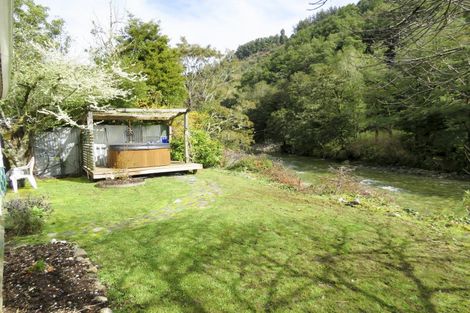 Photo of property in 25 Andersen Street, Blacks Point, Reefton, 7830