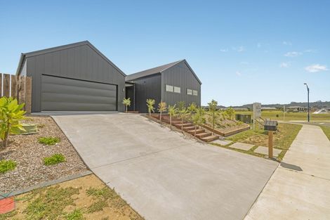 Photo of property in 9 Awatea Drive, Whitianga, 3510