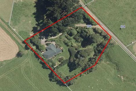 Photo of property in 68 Harts Road, Turitea, Palmerston North, 4472