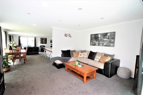 Photo of property in 43 Tara Hills Drive, North Taieri, Mosgiel, 9092