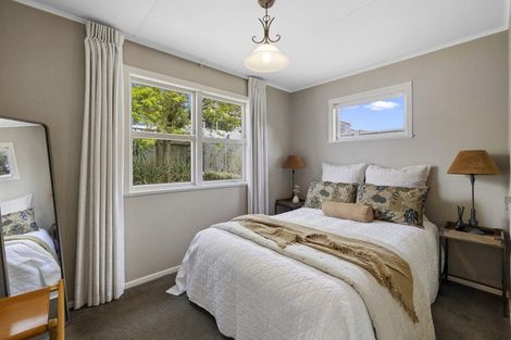 Photo of property in 49a Waiwaka Terrace, Strandon, New Plymouth, 4312