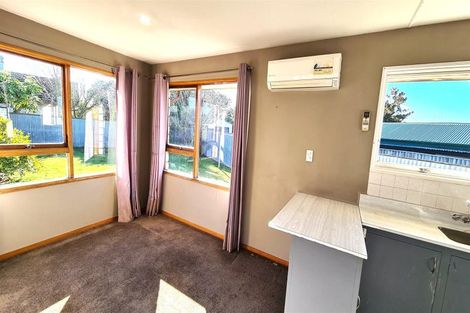 Photo of property in 14 Lomax Place, Islington, Christchurch, 8042