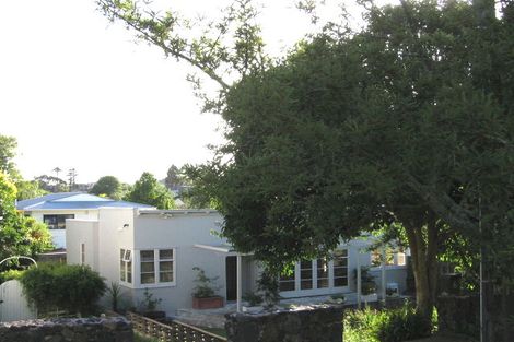 Photo of property in 6 Knight Avenue, Mount Albert, Auckland, 1025