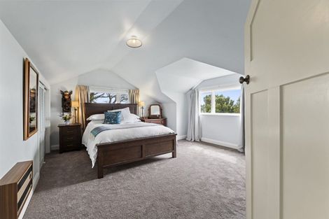 Photo of property in 18 Ridge Lane, New Plymouth, 4310