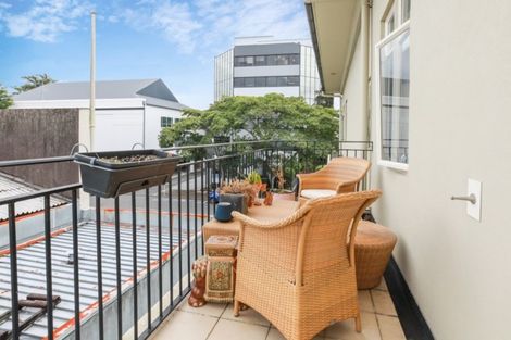 Photo of property in 2f/11 London Street, Hamilton Central, Hamilton, 3204