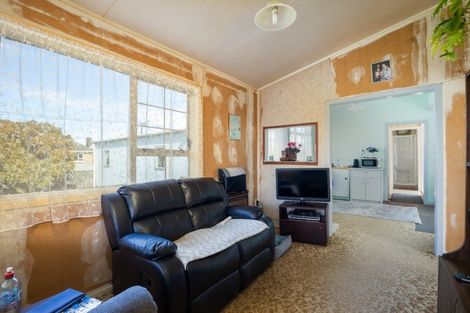 Photo of property in 1 Blake Street, Waitara, 4320