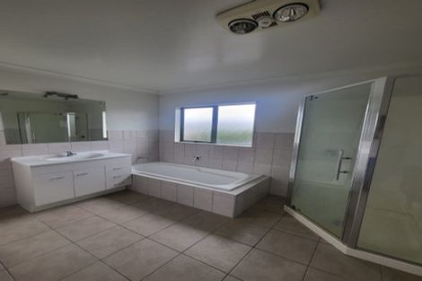 Photo of property in 61c Kayes Road, Pukekohe, 2120