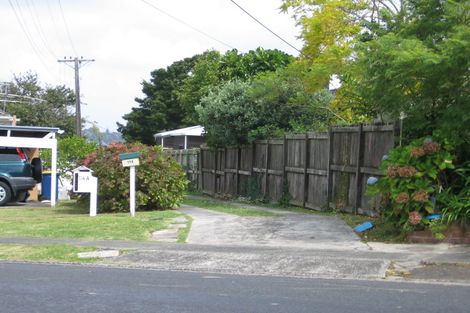 Photo of property in 1/114 East Coast Road, Forrest Hill, Auckland, 0620