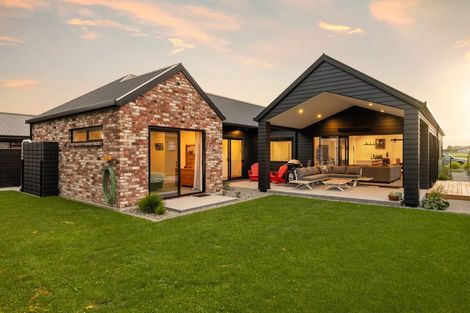 Photo of property in 90 Hugo Shaw Drive, Cambridge, 3434