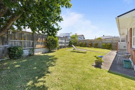Photo of property in 1/3 Stanley Avenue, Milford, Auckland, 0620