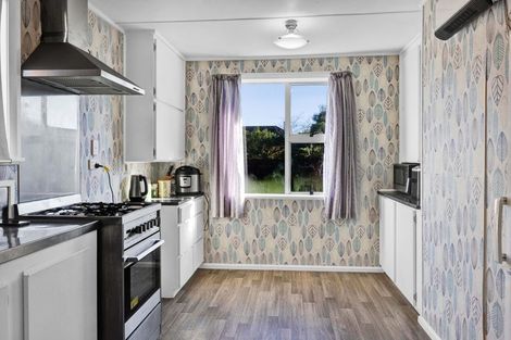 Photo of property in 16 Hadfield Street, Patea, 4520