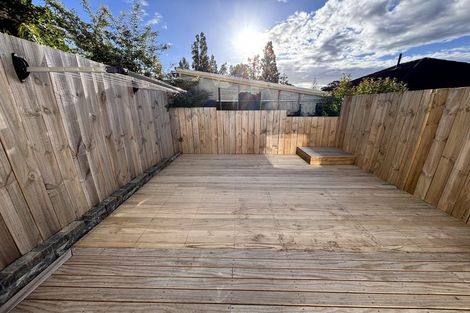 Photo of property in 4/94 Godley Road, Green Bay, Auckland, 0604