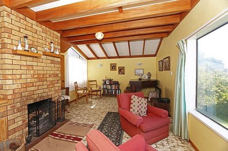 Photo of property in 6 Halse Place, Opunake, 4616