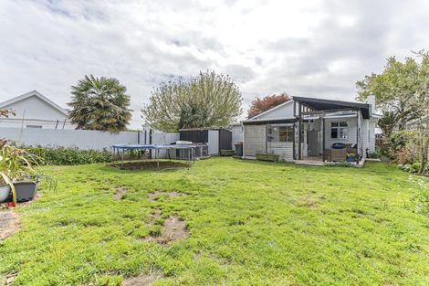 Photo of property in 5 Huatoki Street, Vogeltown, New Plymouth, 4310