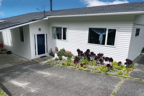 Photo of property in 16 Downing Street, Crofton Downs, Wellington, 6035