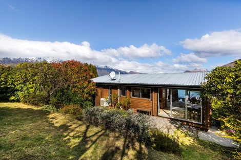 Photo of property in 20 Earnslaw Terrace, Queenstown, 9300