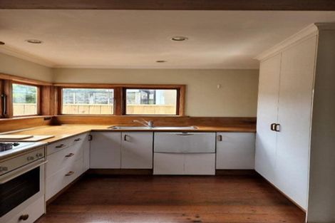 Photo of property in 49 Gilbert Street, New Plymouth, 4310