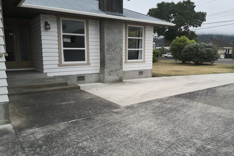 Photo of property in 7 Heretaunga Square, Silverstream, Upper Hutt, 5019