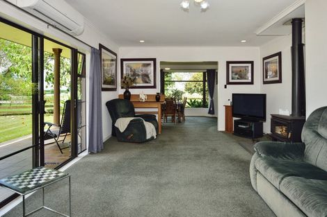 Photo of property in 13 Waingake Road, Manutuke, 4072