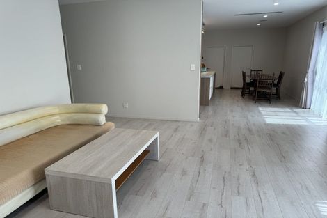 Photo of property in 8 Rossbeg Lane, Flat Bush, Auckland, 2019