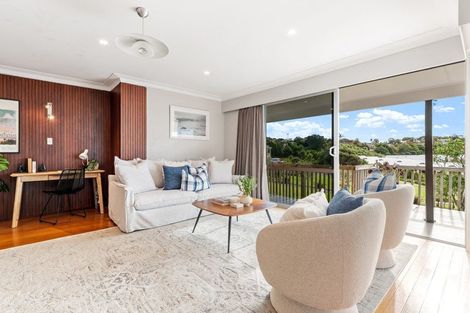 Photo of property in 12 Tawhana Crescent, Red Beach, 0932