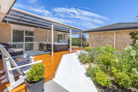 Photo of property in 1 Harry Shaw Way, Raumati South, Paraparaumu, 5032