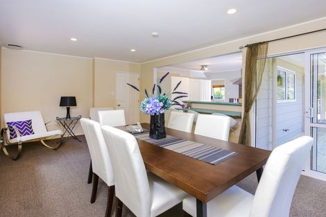 Photo of property in 8 Woodfern Crescent, Titirangi, Auckland, 0604