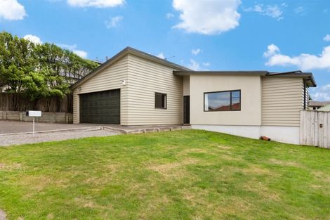 Photo of property in 7 Kaweka Close, Aotea, Porirua, 5024