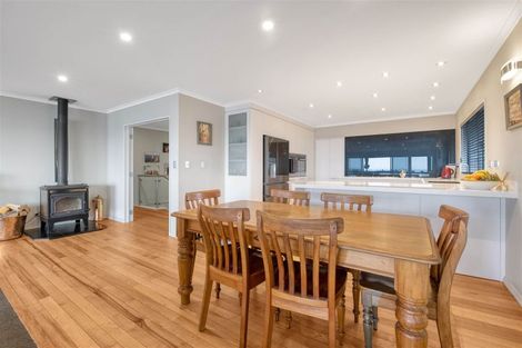 Photo of property in 108 Vipond Road, Stanmore Bay, Whangaparaoa, 0932