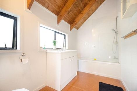 Photo of property in 36 Redlands Grove, Swanson, Auckland, 0612