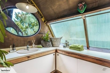 Photo of property in 81 Anawhata Road, Anawhata, New Lynn, 0772