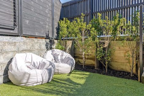 Photo of property in 8/3 Fairdale Place, Birkdale, Auckland, 0626