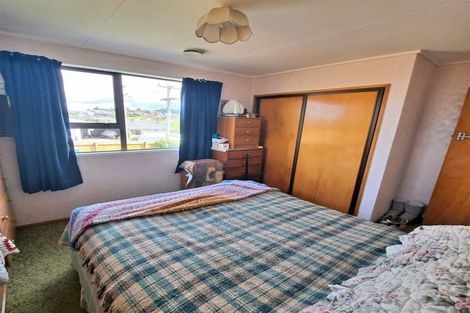 Photo of property in 6 Cambridge Street, Balclutha, 9230