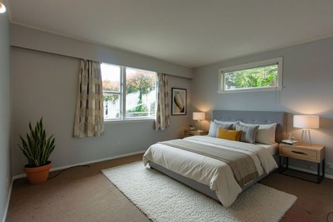 Photo of property in 32 Castle Crescent, Stokes Valley, Lower Hutt, 5019