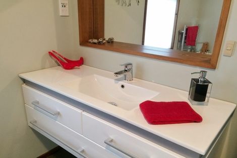 Photo of property in 70 Kingston Street, Albert Town, Wanaka, 9305