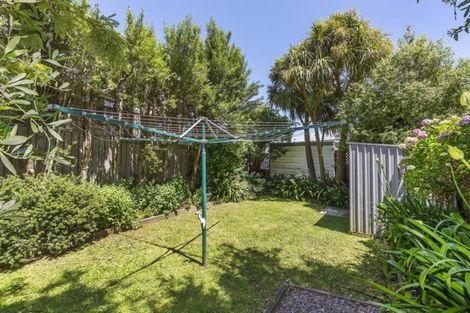 Photo of property in 21 Hawker Street, Mount Victoria, Wellington, 6011