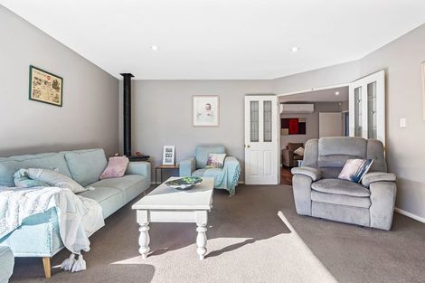 Photo of property in 15 Thornley Place, Woodend, 7610