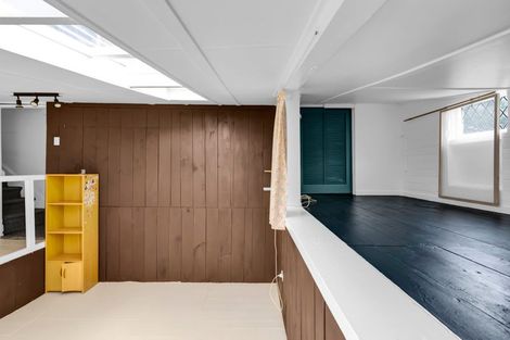 Photo of property in 96 Bridge Street, Eltham, 4322