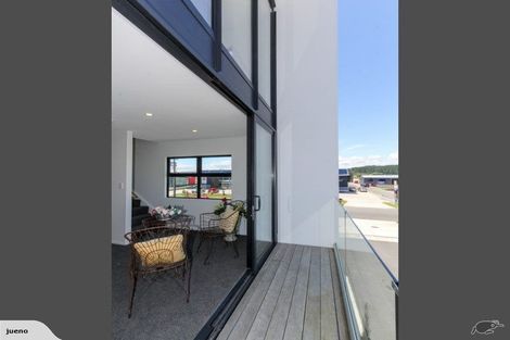 Photo of property in 8/86 Hurlstone Drive, Waiwhakaiho, New Plymouth, 4312