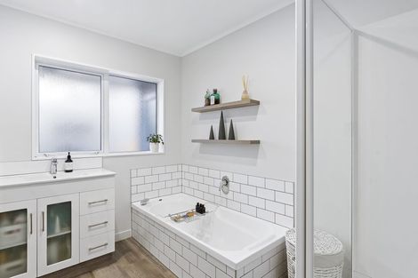 Photo of property in 11 Stella Court, Paraparaumu, 5032