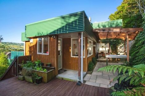 Photo of property in 8a Cullen Place, Tawa, Wellington, 5028