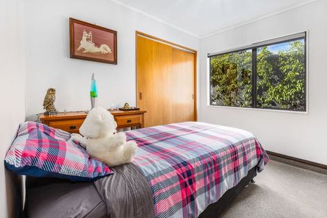 Photo of property in 19 Pehi Kupa Street, Waikanae, 5036