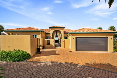 Photo of property in 22 Marguerita Place, West Harbour, Auckland, 0618