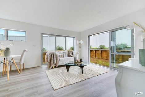 Photo of property in 40a Estuary Road, Weymouth, Auckland, 2103
