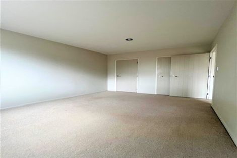 Photo of property in 18 Mulroy Place, Pinehill, Auckland, 0632