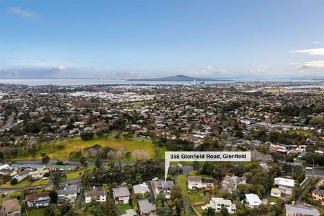Photo of property in 358 Glenfield Road, Glenfield, Auckland, 0629