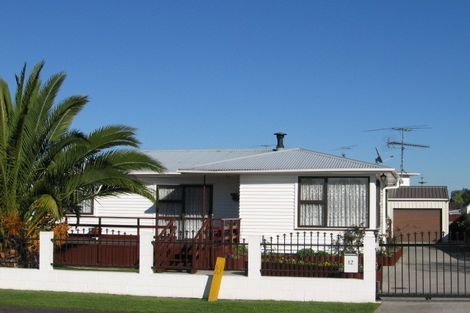 Photo of property in 12 Brightwell Street, Papakura, 2110